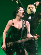 Náhledový obrázek k článku NAŽIVO: Šikanovaná ve škole, královna na pódiu. Lady Gaga unáší do říše divů