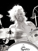 Náhledový obrázek k článku Ve věku 50 let zemřel bubeník Foo Fighters Taylor Hawkins