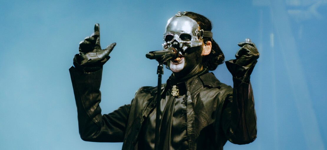 Obrázek k článku NAŽIVO: Ghost předvedli efektní černou mši, Gunčíková si odnesla růži