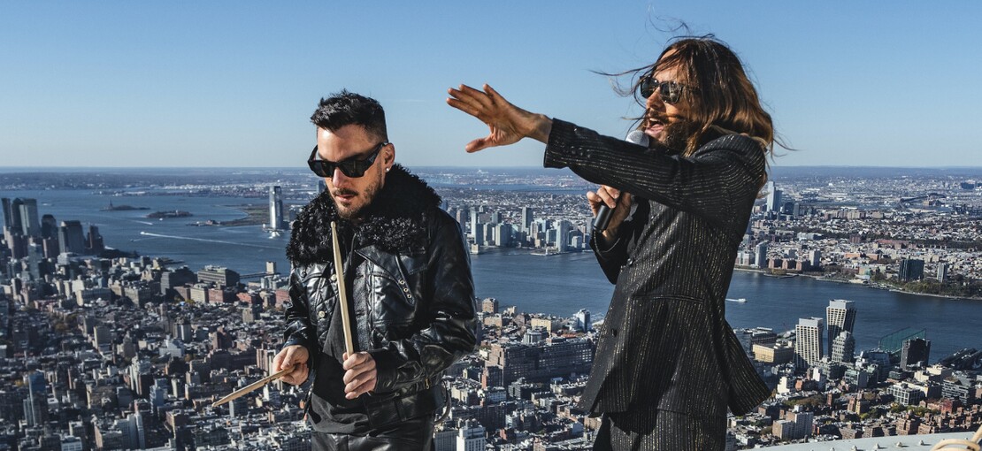 Obrázek k článku Jared Leto vyšplhal oznámit turné Thirty Seconds To Mars na vrchol Empire State Building