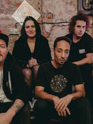 Náhledový obrázek k článku Příběh českých ska-coristů Jet8. Dvacet let punku s dechama i společný song s Dog Eat Dog