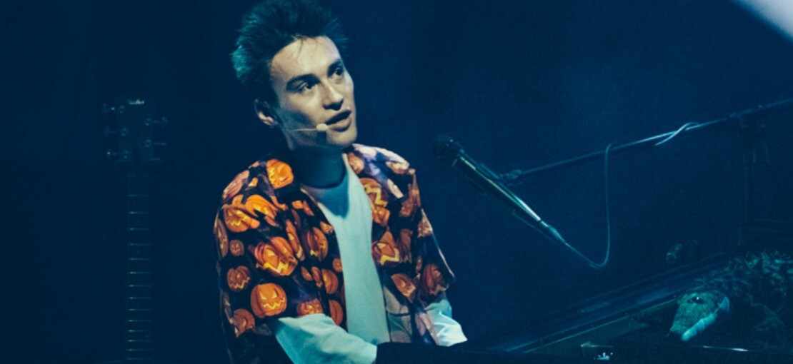 Obrázek k článku NAŽIVO: Supertalent Jacob Collier omráčil publikum s dýní na hlavě