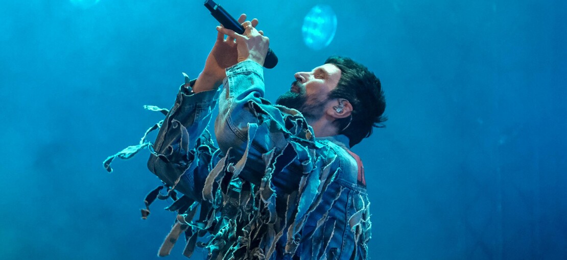 Obrázek k článku GLASTONBURY #3: Tajnými vítězi památného festivalu se stali Kasabian a jejich chorály