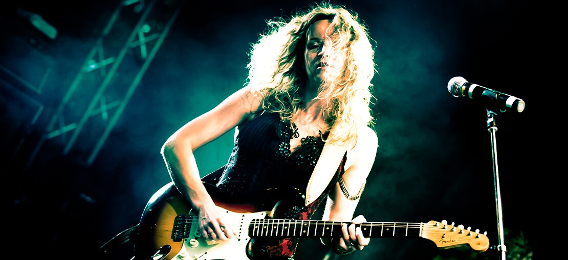 Obrázek k článku Svůdná holka s kytarou. Jak se stala Ana Popović bluesovou velvyslankyní Evropy?