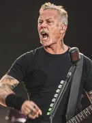 Náhledový obrázek k článku Zásnuby mezi žraloky. Frontman Metalliky požádal o ruku pod hladinou