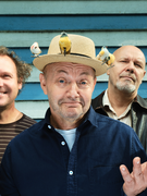 Náhledový obrázek k článku NAŽIVO: Marx Engels Beatles v celé kráse. Vltava propojila narvaný sál