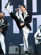 Náhledový obrázek k článku Menší, ale se vším co miluješ! Rock for People bude.  Přijedou i The Hives