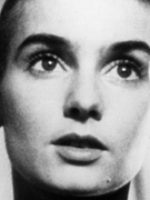 Náhledový obrázek k článku Všechny barvy výjimečného hlasu. Připomeňte si zásadní písně Sinéad O’Connor