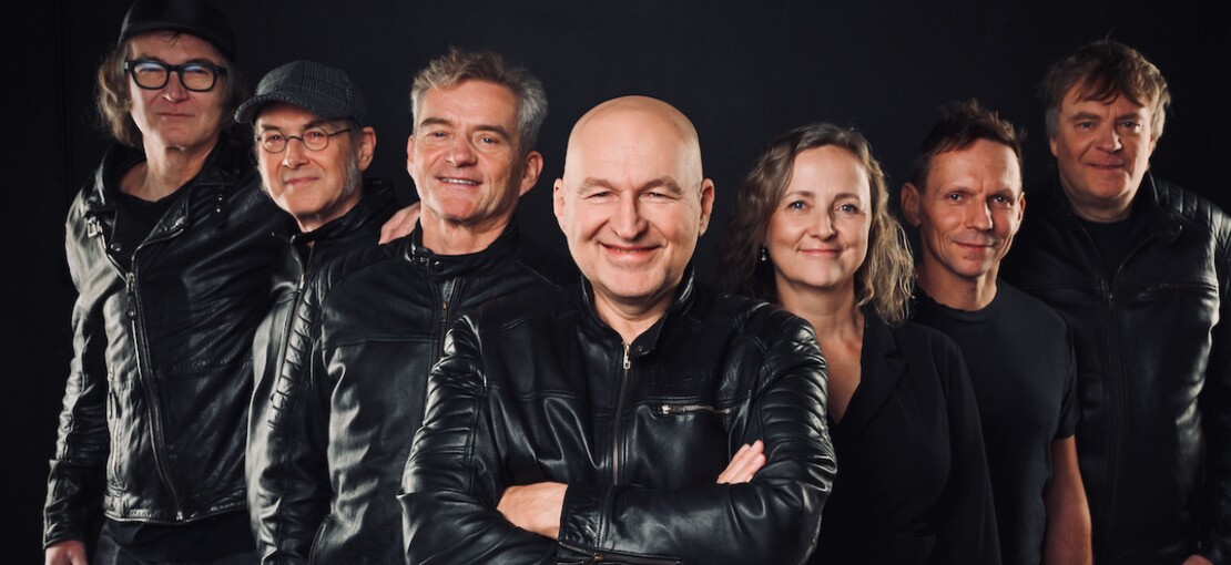 Obrázek k článku RECENZE: Nevěř pankáčovi nad čtyřicet. Drzosti Tří sester ubývá, pivo zůstává