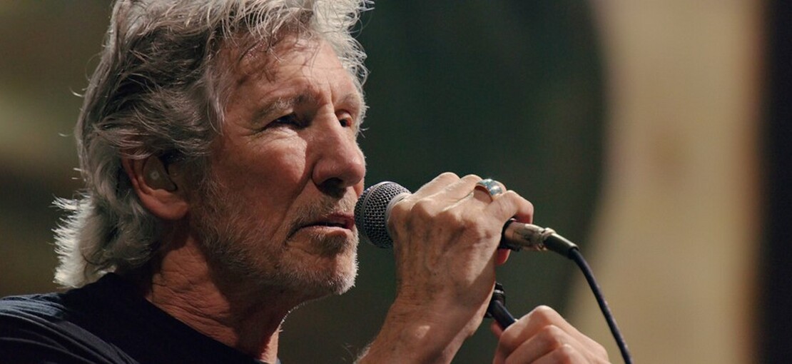 Obrázek k článku Roger Waters poslal Zuckerberga k šípku. Nechce svou cihlu na jeho zdi