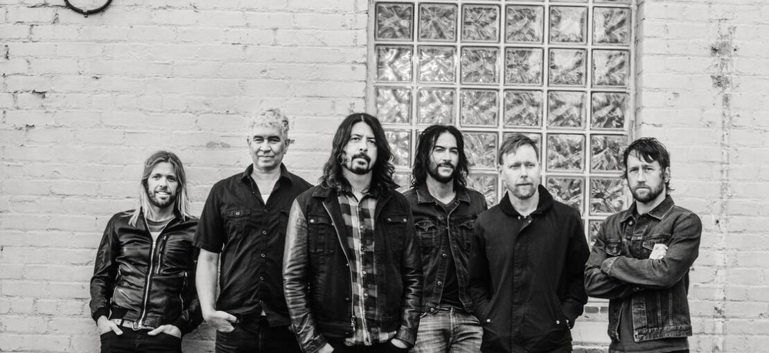 Obrázek k článku Příběh nových Foo Fighters. Po smrti kamaráda se kapela učí znovu usmívat
