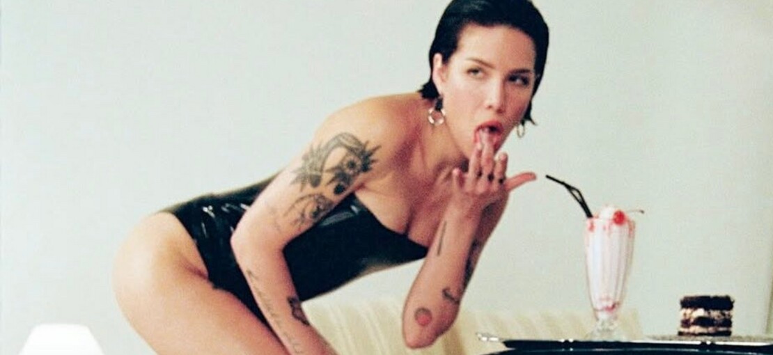 Obrázek k článku Hudební příběh dračice Halsey. Pokořila americkou hitparádu, ale od popu zdrhla