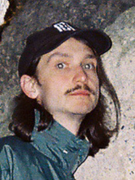 Náhledový obrázek k článku Feedback aneb zrecenzujeme všechno: Alois Göbel předvádí solidní písničkářství