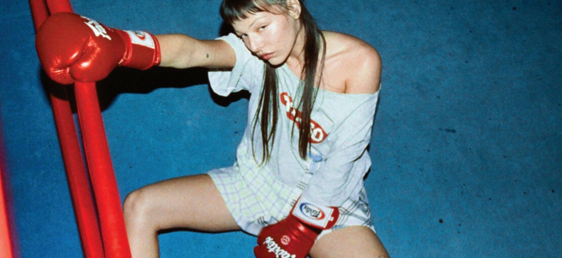 Obrázek k článku RECENZE: Slovenská Sara Rikas ovládla české hitparády. I díky ukazování slabin