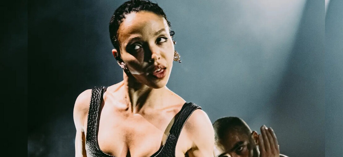 Obrázek k článku NAŽIVO: Všechny oči na FKA Twigs. Prahu uchvátila tancem i zpěvem