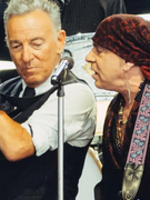 Náhledový obrázek k článku „Nebezpečí hrozí i Američanům.“ Bruce Springsteen legendární písní podpořil vzdor proti ICE