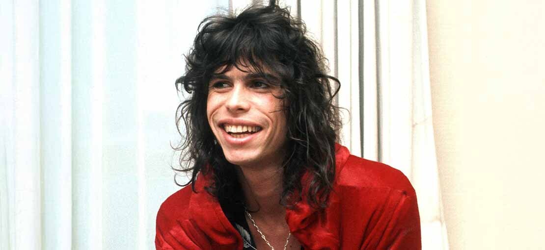 Obrázek k článku Zapomenutý příběh Aerosmith. Úplatky, rozladěné kytary a brko místo dovádění