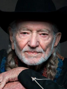 Náhledový obrázek k článku RECENZE: Willie Nelson zůstává králem country. V dvaadevadesáti poctil kolegu