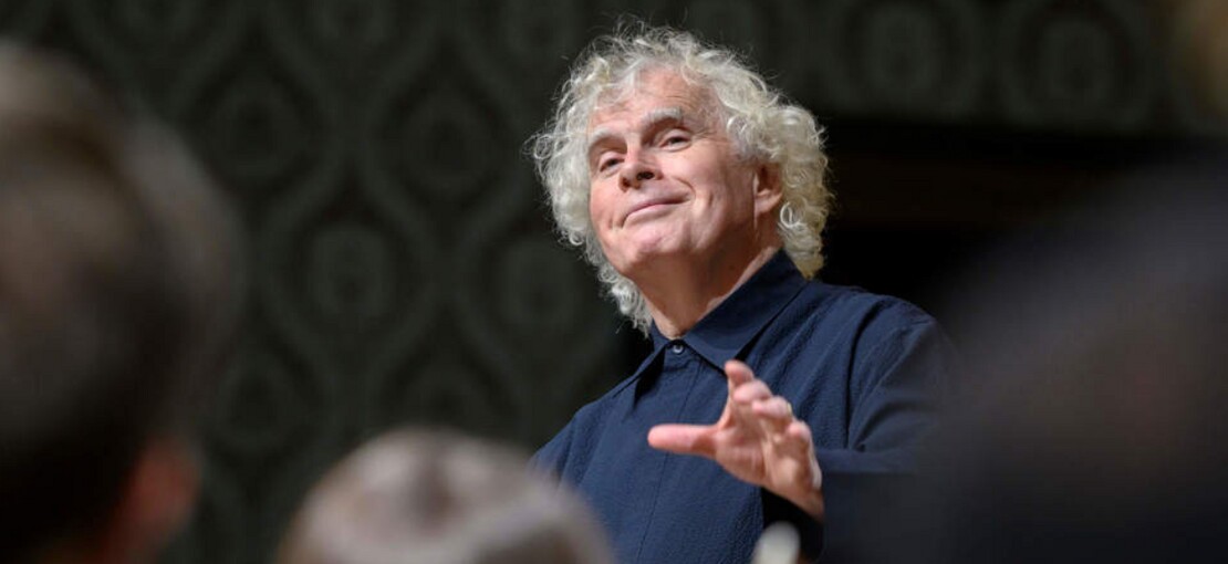 Obrázek k článku Hvězdná posila České filharmonie. Simon Rattle se stal hlavním hostujícím dirigentem