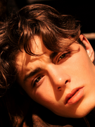 Náhledový obrázek k článku RECENZE: Vzpřímeně před mikrofon. Simon Opp je staroboleslavský Bryan Adams