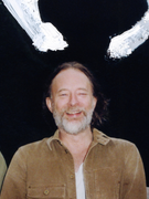 Náhledový obrázek k článku RECENZE: Ve světě po Radiohead se chmurným úsměvům The Smile vyplatí dát víc šancí