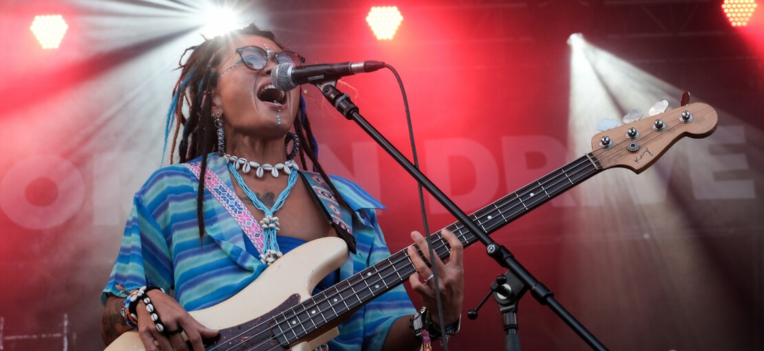 Obrázek k článku NAŽIVO: Outlet Drift na Colours rozjeli psychedelický rituál říznutý Led Zeppelin