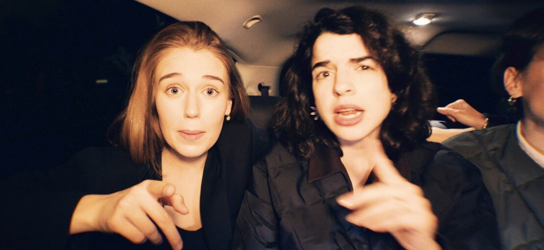 Obrázek k článku GLOSA: Mirek Tabák dal hvězdně obsazeným klipem výchovnou facku Filipu Turkovi