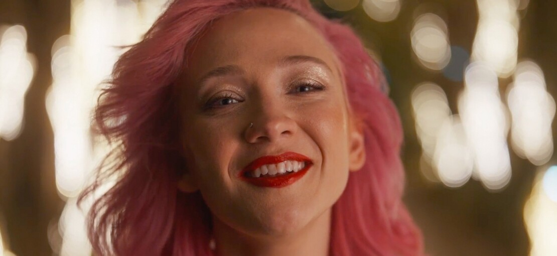 Obrázek k článku GLOSA: Silný hlas, slabý text. Nový ploužák Terezy Maškové zní tuctově