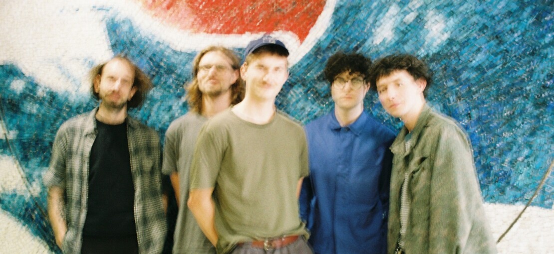 Obrázek k článku GLOSA: Island Mint rozumíte i bez lysohlávek. Novinku provází světový klip