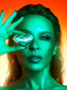 Náhledový obrázek k článku Kylie Minogue: Parfém, víno, zpěv a nečekaný úspěch fenoménu Padam Padam