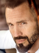 Náhledový obrázek k článku GLOSA: Noid, ten tvrdej chleba má. Testosteronem napumpovaná Vteřina oslovuje řidiče