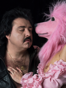 Náhledový obrázek k článku RECENZE: Poutavé monology o fetu a šílenství. Samir Hauser se na dně vyzná