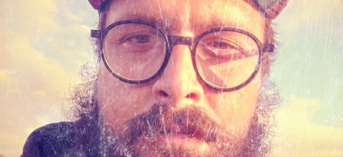 Obrázek k článku GLOSA: Každý si v sobě neseme své Sudety. Noční básník MĀG z nich udělal písně