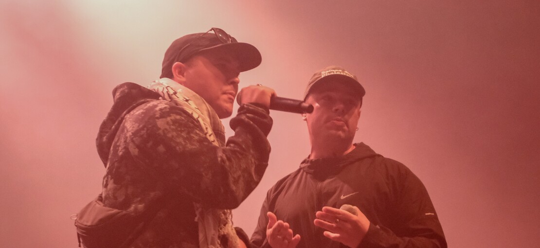 Obrázek k článku Maďarsko zakázalo skupinu Kneecap. Pokud se pokusí přijet na Sziget, vyhostí je