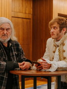 Náhledový obrázek k článku PREMIÉRA: Mat213 přizval Čtvrtníčkovou, Prachaře i dědu Ringa do drzého klipu