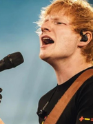 Náhledový obrázek k článku Pouliční vystoupení Eda Sheerana ukončila policie