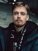 Náhledový obrázek k článku RECENZE: Láska, vděk, přetvářka i kritika rasismu. Paulie Garand se překonal