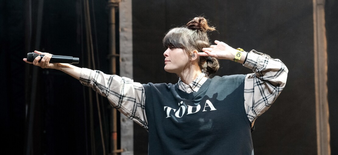 Obrázek k článku STŘÍPKY Z COLOURS: Vandalka Noga Erez přivezla z Izraele politiku i show bez kompromisů