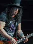 Náhledový obrázek k článku Večírek snů: Slash, Eddie Vedder, Anthony Kiedis či Bruno Mars se sešli v superkapele