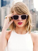 Náhledový obrázek k článku RECENZE: Taylor Swift je zpět u popového kormidla. Hudební revoluci ale nedělá