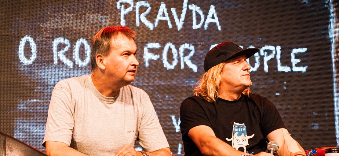 Obrázek k článku HEADLINER PŮDA: Šílené historky z festivalu. Kapela Dement i „překopaní“ Prodigy