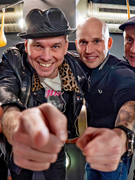 Náhledový obrázek k článku „Může za to vinyl!“ Pankáči The Fialky mají překvapivě zlatou desku