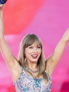 Náhledový obrázek k článku Oranžová éra Taylor Swift. Nové album odhalila v podcastu svého partnera Travise Kelceho