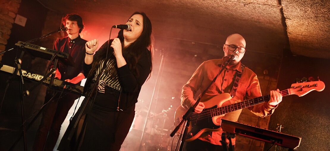 Obrázek k článku LOKÁL: Ze zkušebny pražského gymnázia k dramatu. Seznamte se s dravými Bits of Us