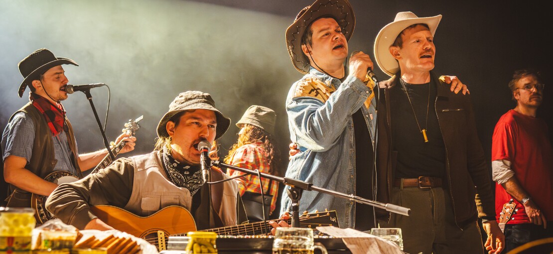 Obrázek k článku NAŽIVO: Buřtík v srdci, Nashville v duši. Lufťáci ukázali, jak na country