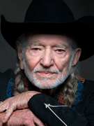 Náhledový obrázek k článku Fantastický Willie Nelson je opět drsnější. Vydal se na mexickou hranici