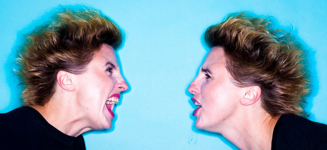 Obrázek k článku RECENZE: Mucha natočila manuál pro matky, rockerky  i jiné vyznavačky destrukce