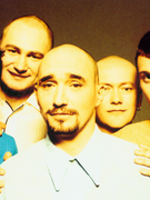 Náhledový obrázek k článku Čtvrt století po tragické nehodě se vrátí Narvan. Koncerty chystají s novým zpěvákem a kytaristou