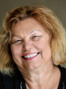 Náhledový obrázek k článku Zlata Holušová: Pro někoho je šarlatánství i metal. Barva kakaa přináší Colours jemnost a pozitivní spiritualitu