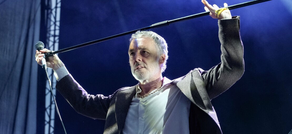 Obrázek k článku RECENZE: Baxter Dury v tanečním hávu? Hlava se kýve, ze slov mrazí